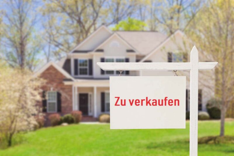 https://www.immobilienmakler-dresden.com/wp-content/uploads/2019/05/iStock-177722838_Haus_verkaufen_klein-e1707909701297.jpg